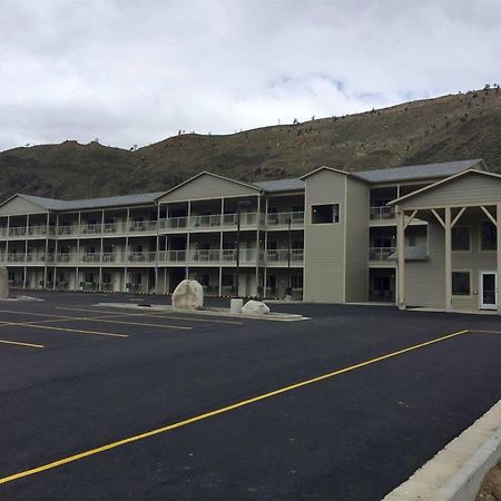Yellowstone Big Rock Inn Gardiner Exteriér fotografie