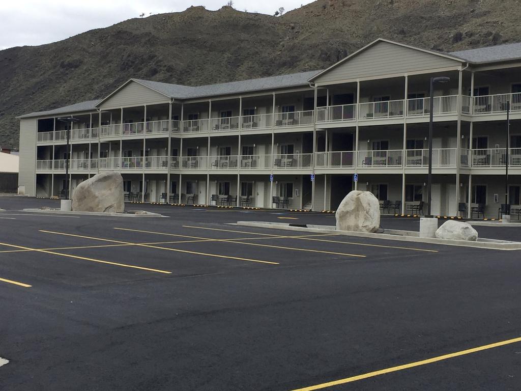 Yellowstone Big Rock Inn Gardiner Exteriér fotografie